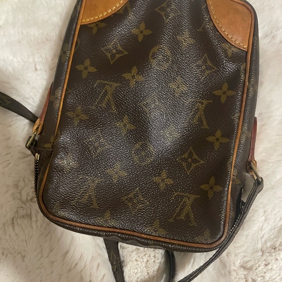 Authentic LV Vintage Crossbody bag - Picture 10 of 11